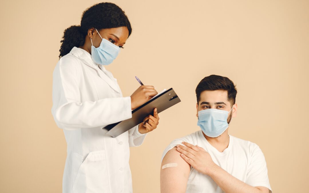Vacunación de la gripe en la empresa: cómo la coordina el servicio de prevención, ventajas, voluntariedad y protección de datos de salud